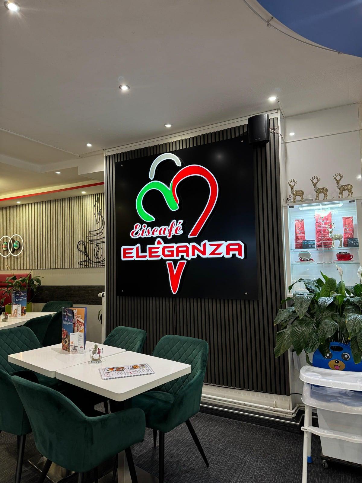 Café Eleganza von außen